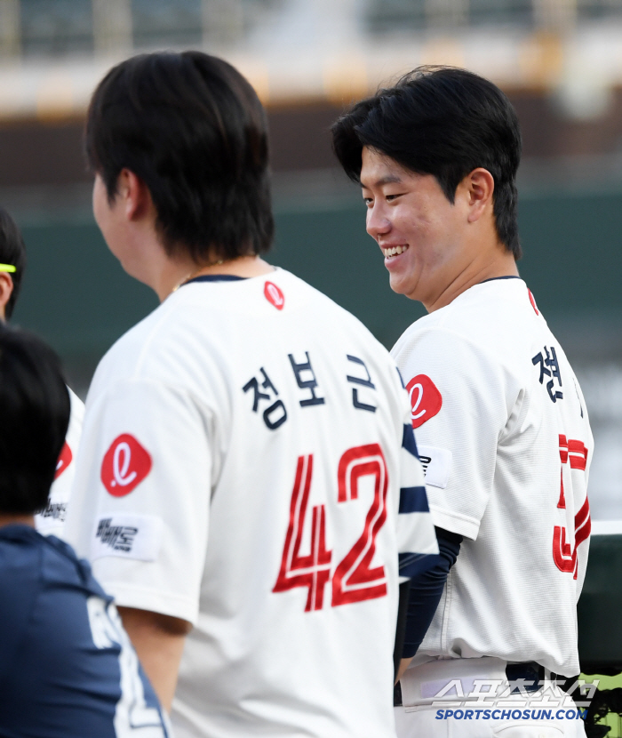 '롯데가 잘나가는 이유' 경기 시작 직전 이 장면을 보니 이해되네...배…