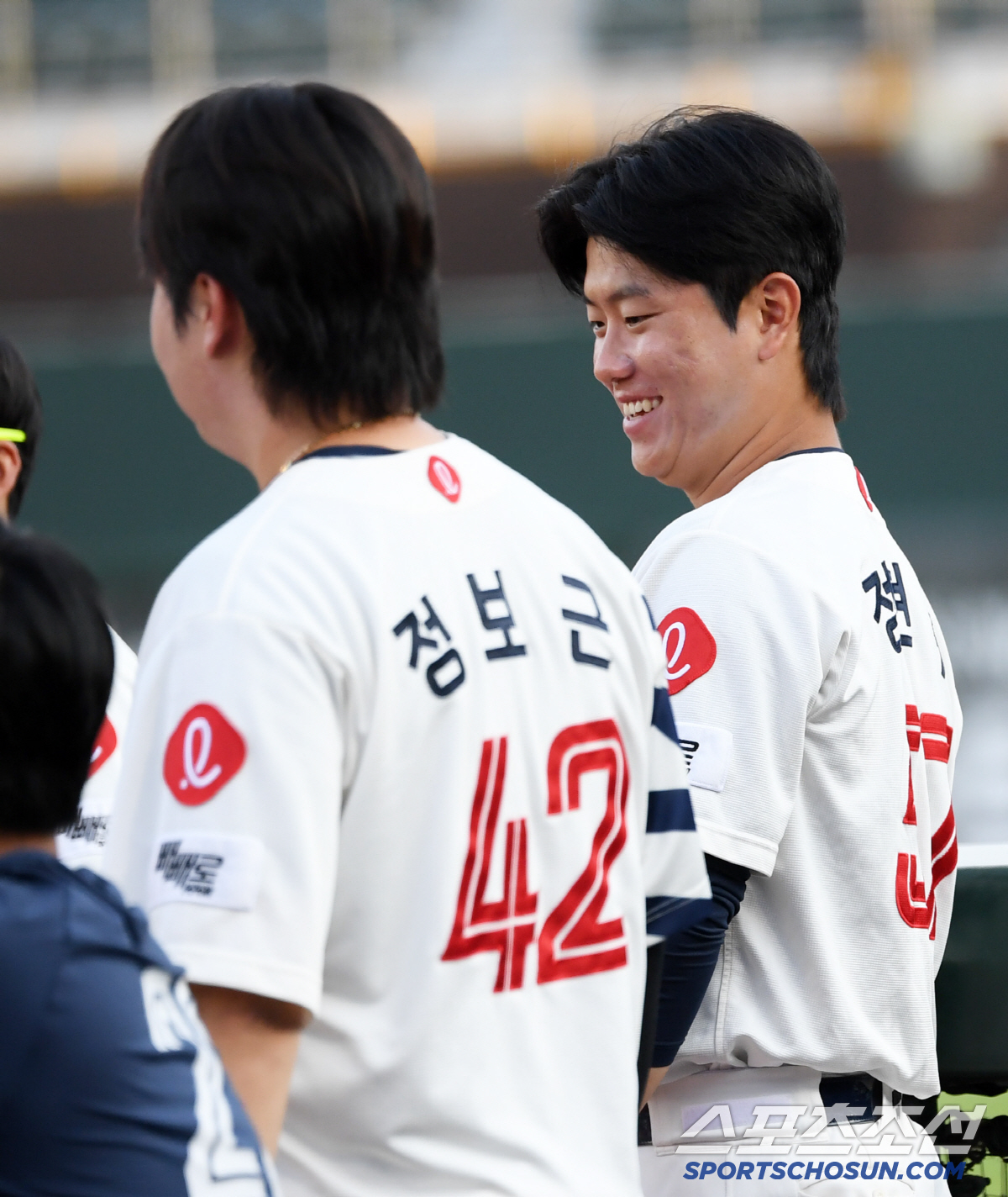 '롯데가 잘나가는 이유' 경기 시작 직전 이 장면을 보니 이해되네...배…