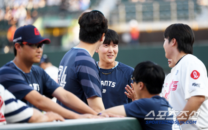 '롯데가 잘나가는 이유' 경기 시작 직전 이 장면을 보니 이해되네...배…