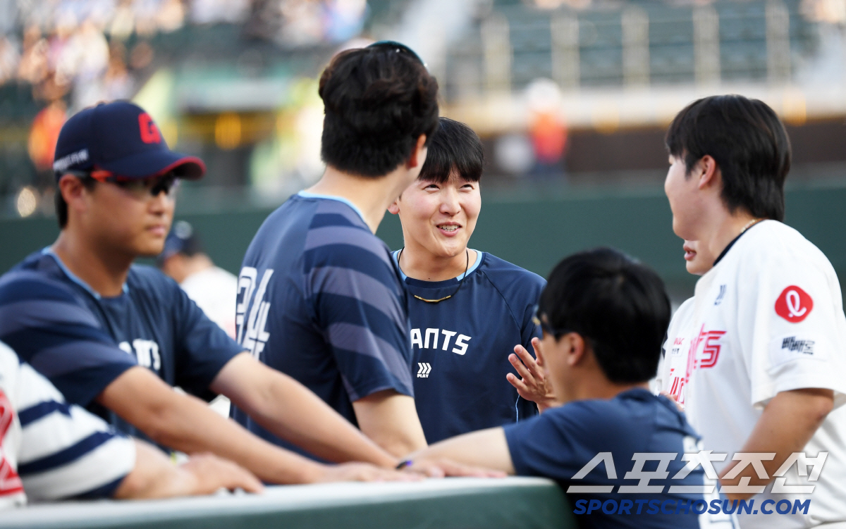 '롯데가 잘나가는 이유' 경기 시작 직전 이 장면을 보니 이해되네...배…