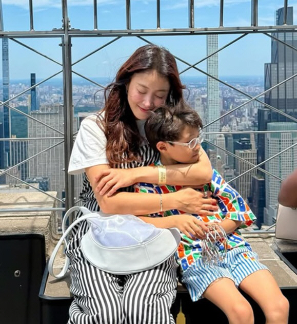 '미국 떠난' 이시영, 아들 기관지·시력 걱정 속 캠프 투어 "제발 나아…