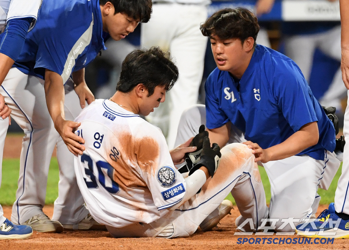 [포토] 김영웅 '어깨 통증'