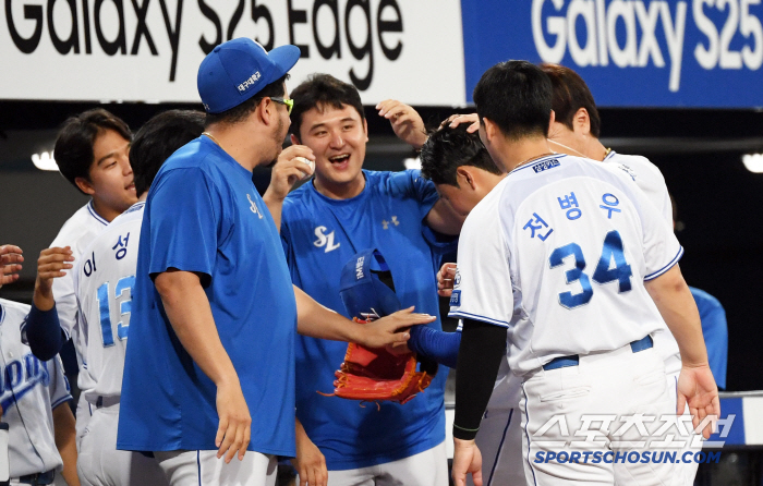 [포토] 노히트 무산 이승현-형들은 인생투 축하