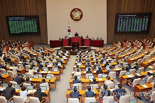 '31.8조' 李정부 첫 추경안 국회통과…전국민 소비쿠폰 이달 지급