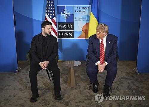 "트럼프, 젤렌스키와 통화서 `방공지원 재개` 의사 피력"