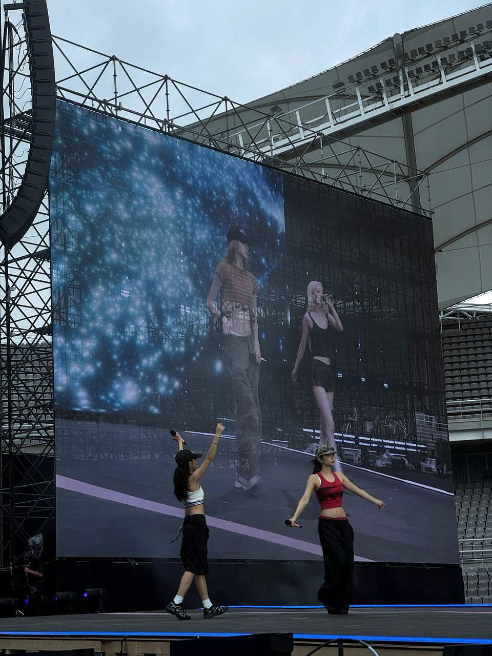블랙핑크, 신곡 제목은 '뛰어(JUMP)'...오늘(5일) 콘서트서 음원…