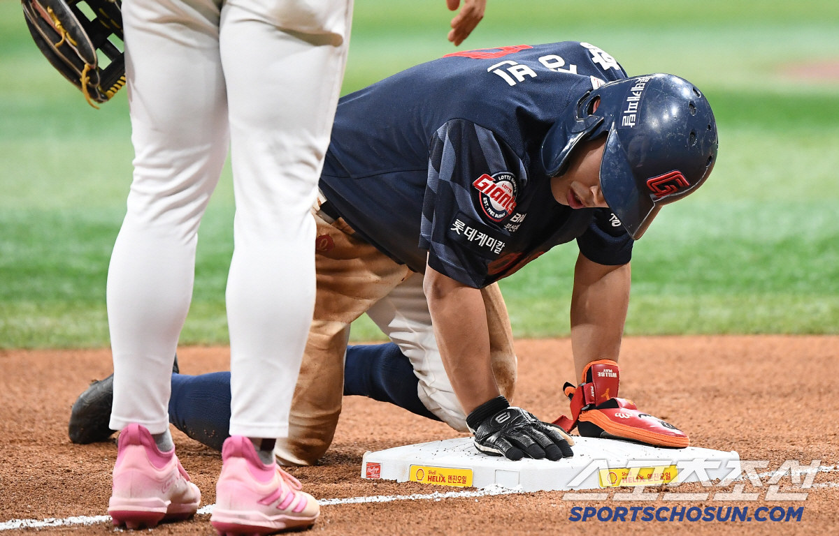 "사실 오늘 올리려다가" 롯데 마성의 3할 타자, 2개월 만에 컴백…윤동…