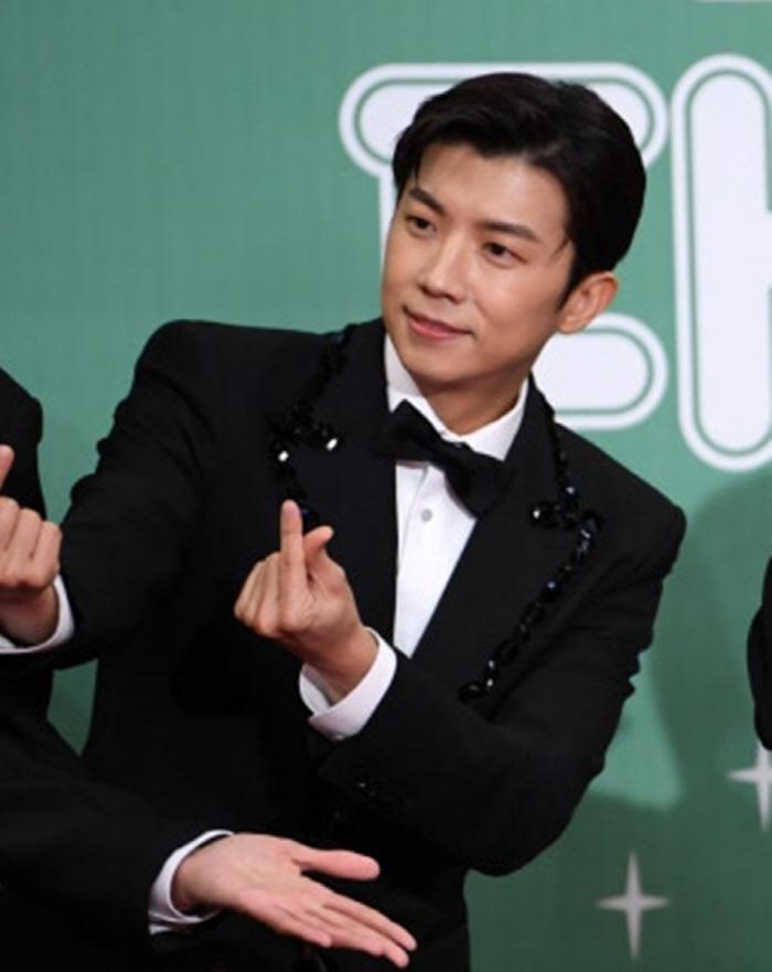 2PM 장우영, '7년만에 솔로'로 나온 이유 "쓸데없이 완벽해지고 싶더…