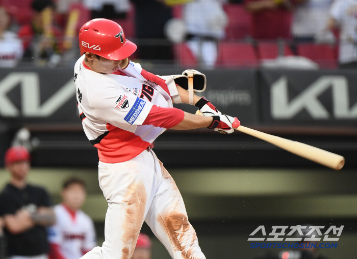 [포토] 만루포 치는 김호령