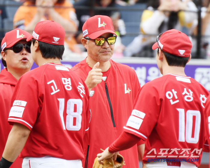 'KT 패배 → 다시 5위다!' 투타 압도 SSG, NC 잡고 위닝시리즈…