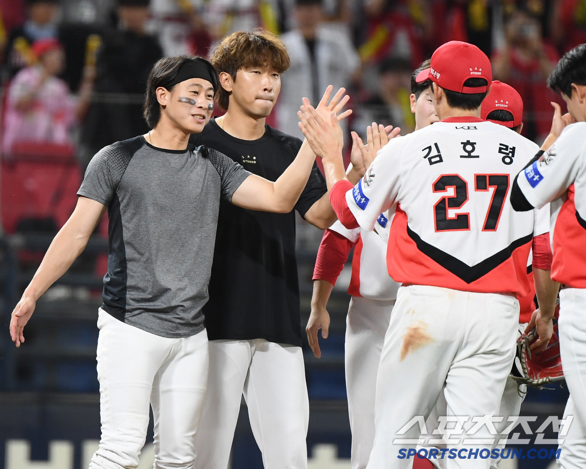 '7위→단독 2위' 2군 무시받던 KIA, 어떻게 기적 썼나…"의지·열정…