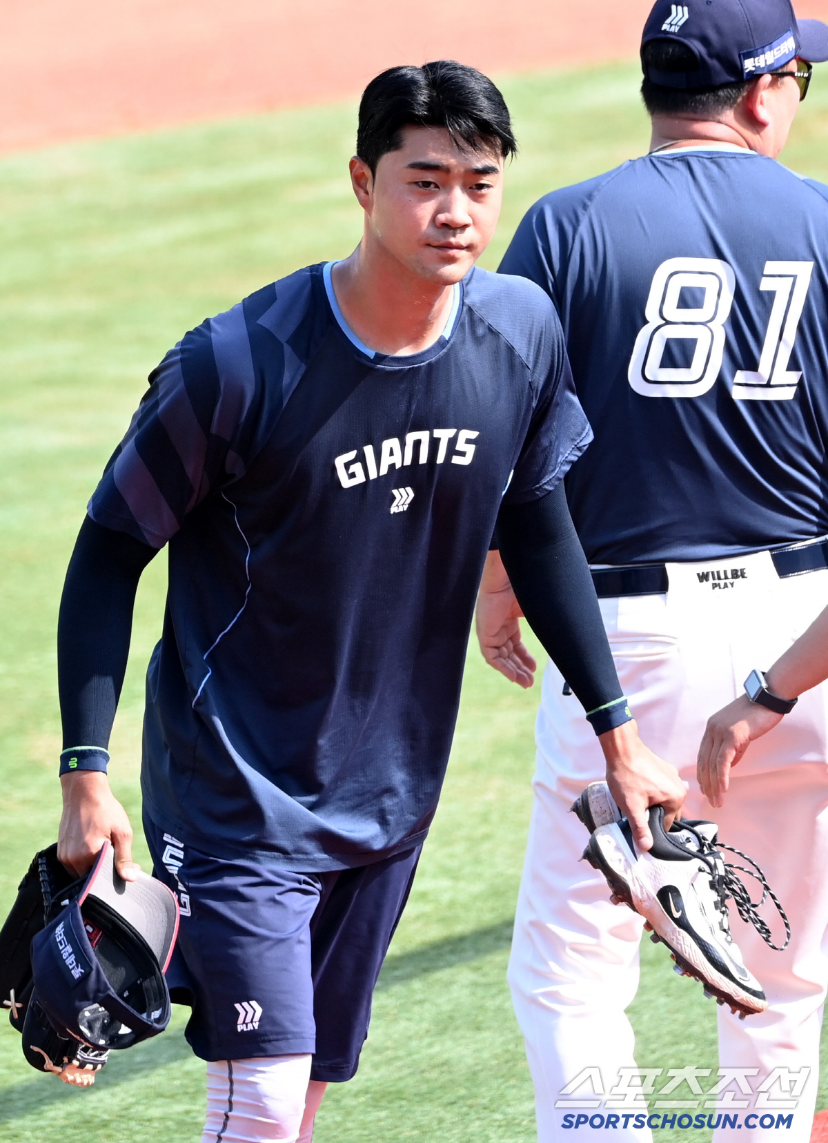불펜 이동→주자 대처→연투까지…158㎞ 필승조를 향해, 윤성빈은 한걸음씩…