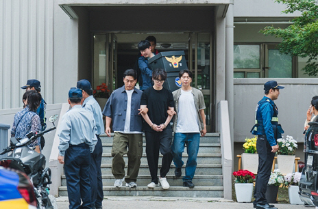 이재균, 경찰 연행..이시영 절친 살해한 범인이었나