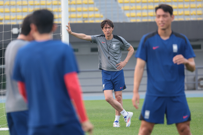 "38번 만나 단 2패→5연승" '14억' 공한증 또 부들부들, 홍명보호…