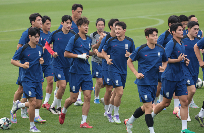 "38번 만나 단 2패→5연승" '14억' 공한증 또 부들부들, 홍명보호…