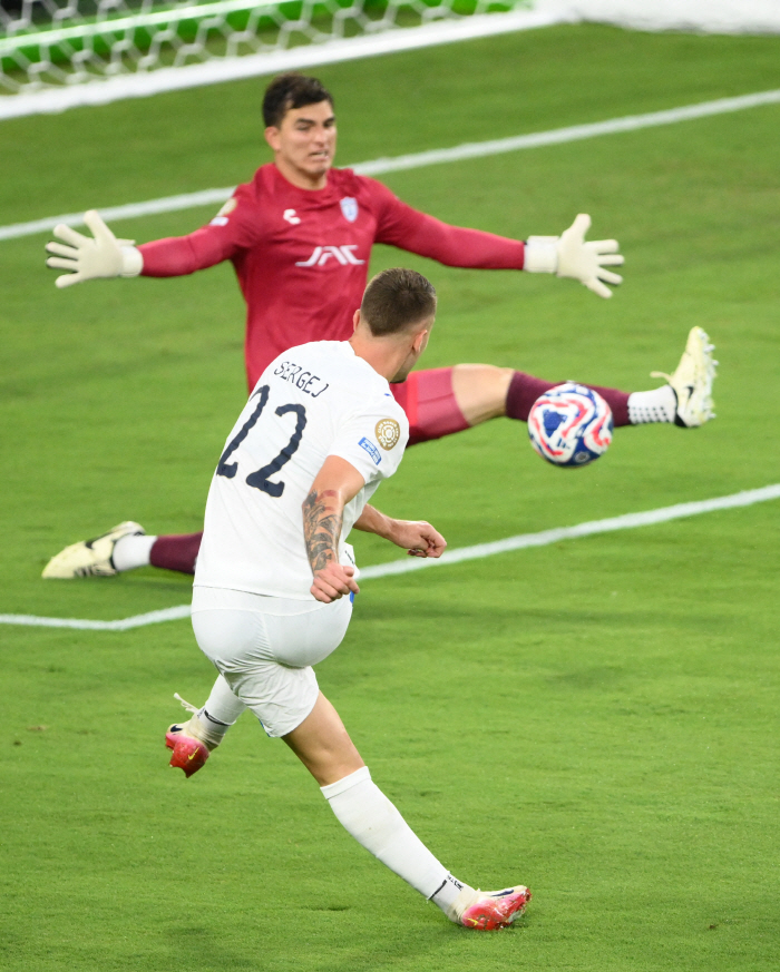 이정효에 신선한 충격 안긴 '경이로운 축구도사'답다…클월 활동거리 평균 …
