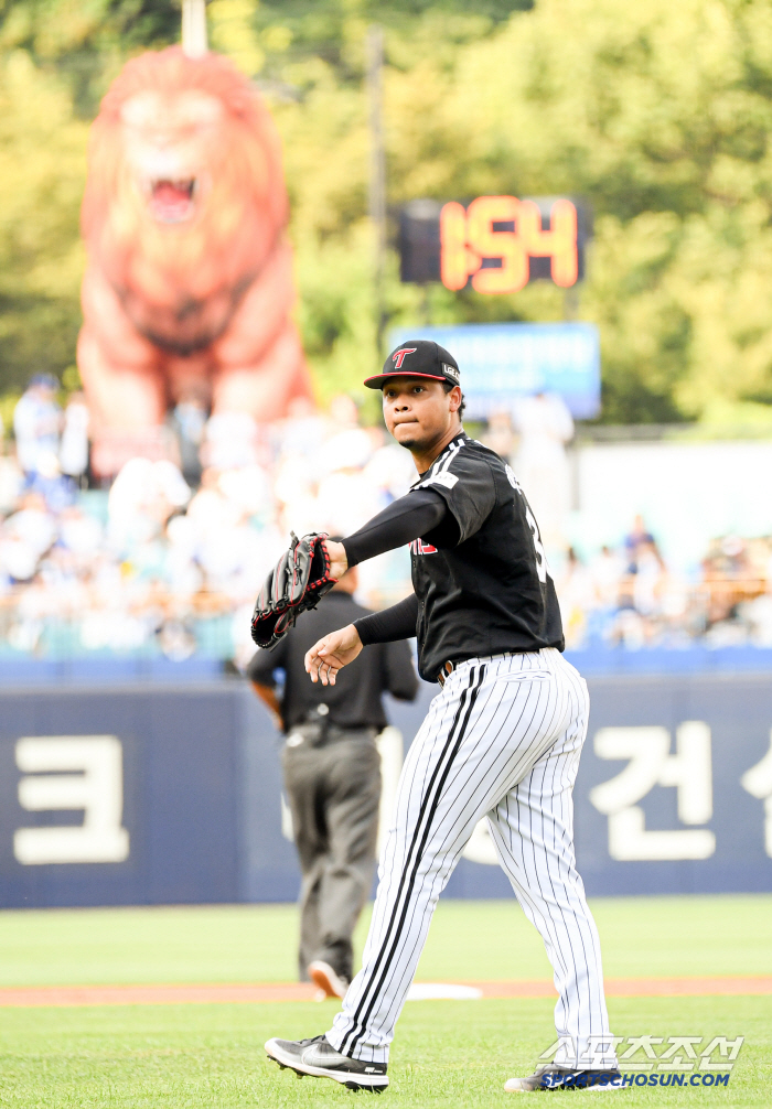 [포토] 에르난데스 '벼랑 끝 위기'