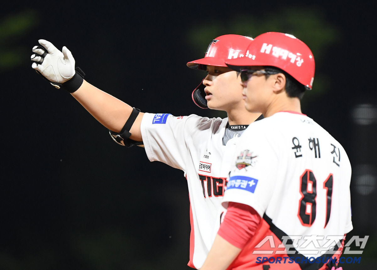 [포토] 김석환, 대타로 나와 안타