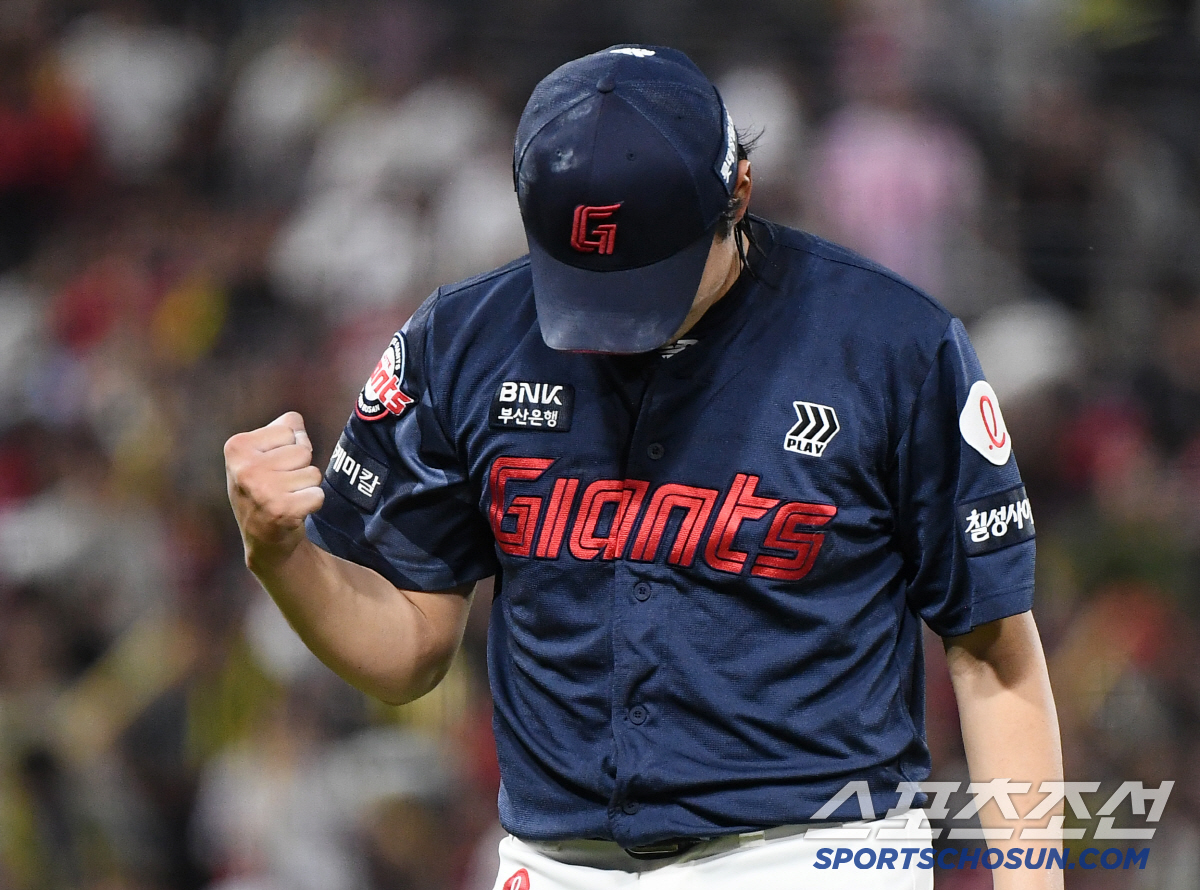롯데 2위 탈환! 유강남 결승타 → 박찬형 쐐기타…'습도 90%' 광주 …
