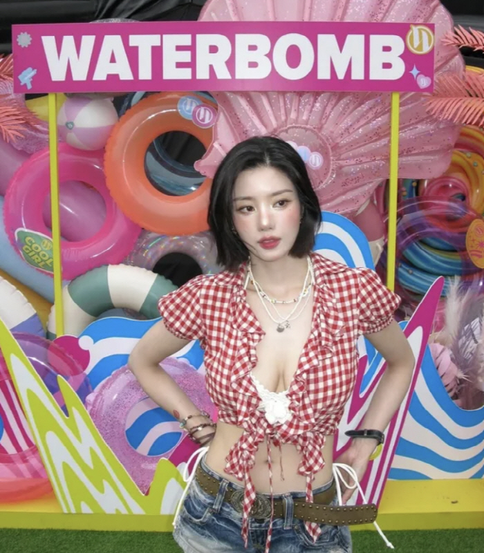 권은비, 24억 건물주 될만했네…작정한 '워터밤' 또 터졌다! 비욘세 직캠 조회수 2백만[SC이슈]