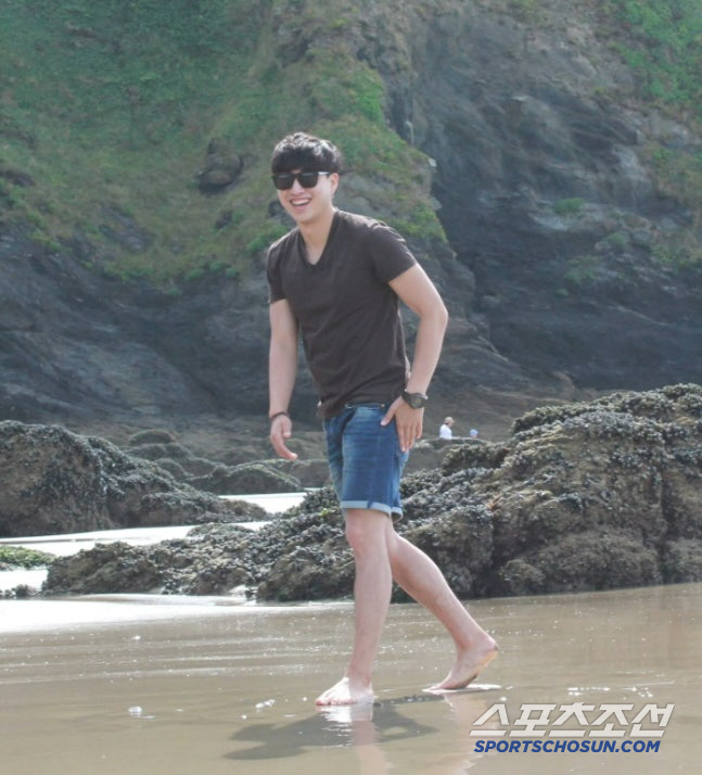[SCin스타] "지은이랑 콘월 걷고파" 박위, 전신마비 전 '두 발 우…