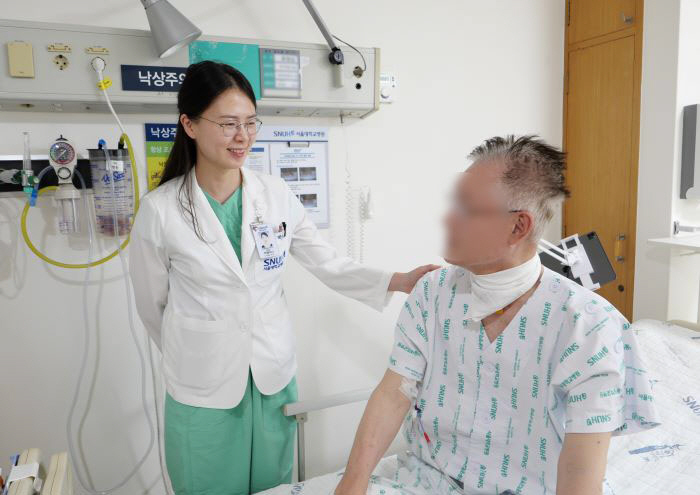 서울대병원, 국내 최초 로봇 폐이식 수술 성공…최소 침습으로 환자 부담 …