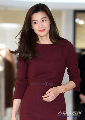 [공식] 전지현, 소속사 피치컴퍼니 설립 