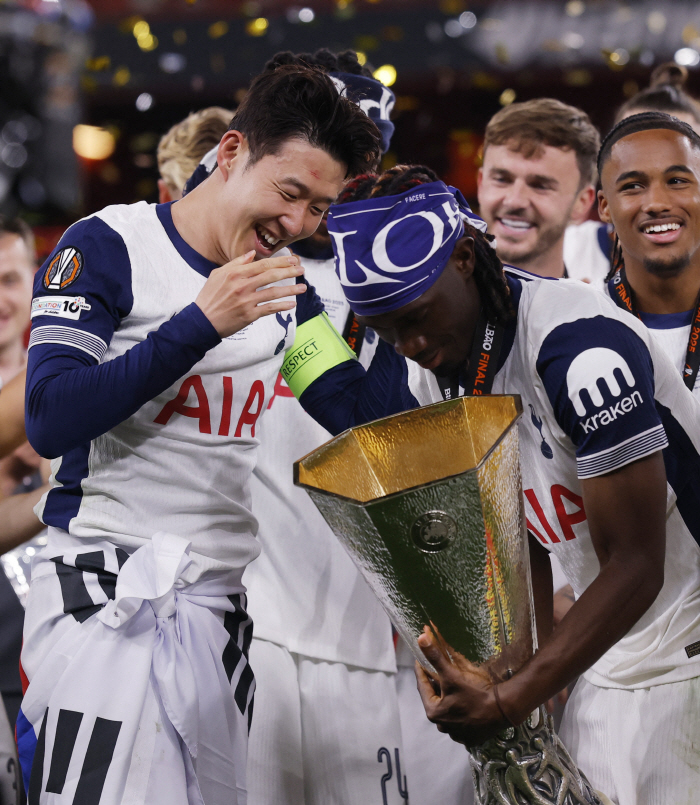 흥민 주장 잘있어! 'EPL 191경기' 토트넘 MF 팀 떠난다…유벤투스…