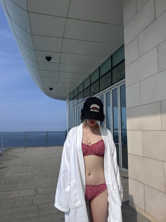 AOA 지민, 군살 1도 없는 레드 비키니 자태…파격 팔 타투도 '깜짝'