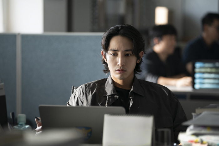 “성적 관계 선이 보인다고?” 이수혁→이다희 파격 변신 ‘S라인’, 칸 …