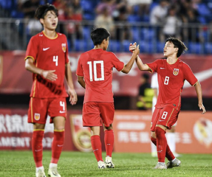 중국 축구 드디어 찬란한 미래가...韓 대표팀 무너뜨렸던 2009년생 '…