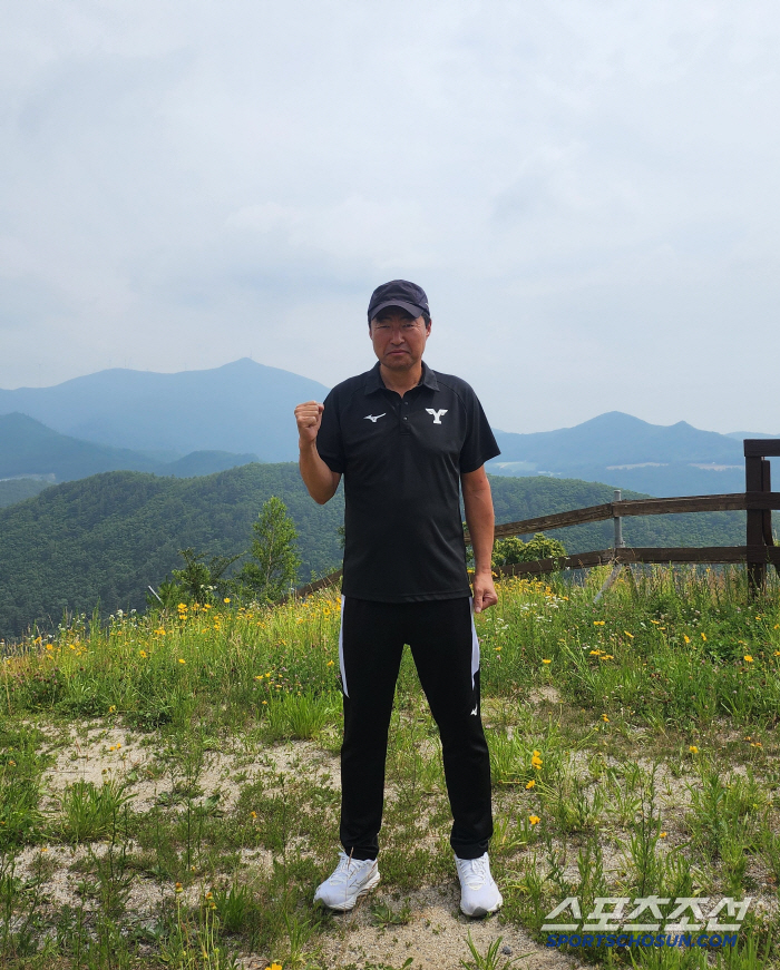 '대학 축구에서만 20년' 최태호 연세대 감독 "대학은 정거장 역할…선수…