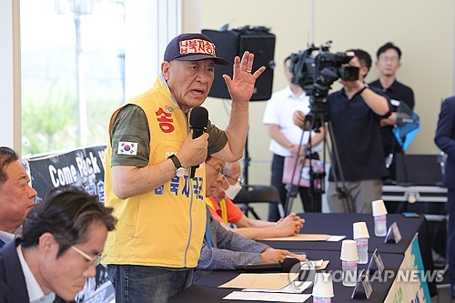 납북자가족, 임진각서 대북 전단 살포 중단 선언…"동참 부탁"