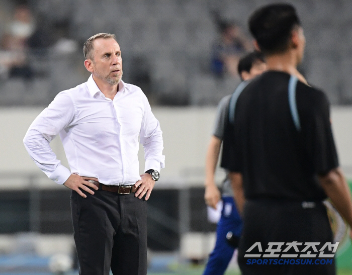"한국 2군에 0-3 참패, 중국 축구 여전히 20년전 수준" '유효슈팅…