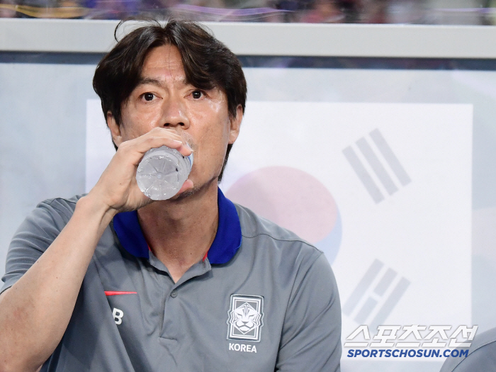 날씨도 '전쟁'이다…폭염 속 동아시안컵도 '북중미행 공부', 홍명보호가 …