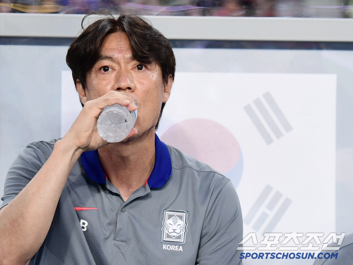 날씨도 '전쟁'이다…폭염 속 동아시안컵도 '북중미행 공부', 홍명보호가 …