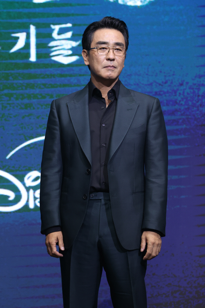 '파인' 감독, '카지노'와 '무빙' 만남에 "류승룡 팬이었는데 꿈 실현…