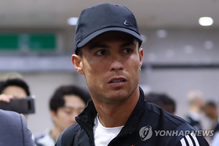 '6만 한국팬 무시→날강두' 호날두, 홍콩에서는 열심히 뛴다...'亞 최…
