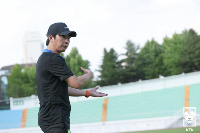 [현장인터뷰]"우리도 우승이 목표" 동아시안컵 포부 밝힌 신상우 감독..…