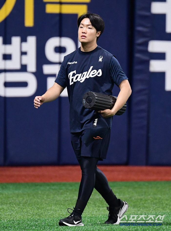 한화 '155km 광속 특급 신인' 한 달만에 1군 복귀..."KIA전 …