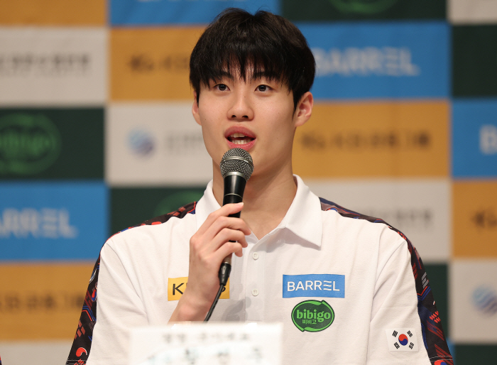 '블핑 콘서트,제니와 투샷'황선우"세계선수권 앞두고 힘나...4연속 포디…