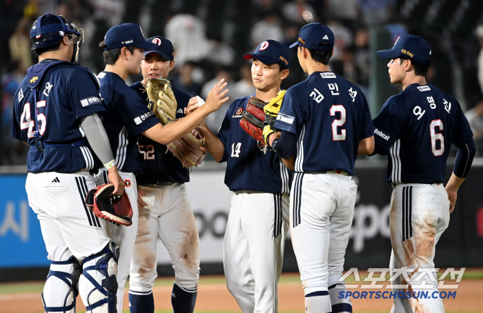 [포토] 두산, 롯데에 8대5 승리
