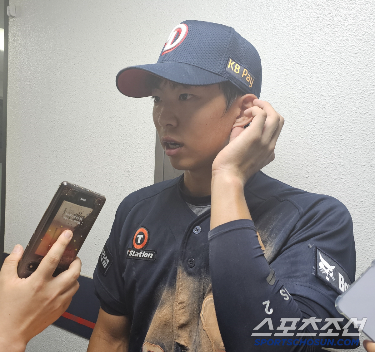 247일만의 컴백 → 유니폼 갈아입은 사직 아이돌, 부산팬과 첫만남 어땠…