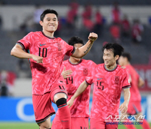 한국은 왜 이렇게 잘해? 국대도 0-3 박살, 유망주 대회서도 3-4 참사...중국 좌절 