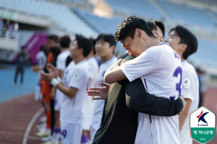 "이대로 은퇴할 수 없다" 십자인대 부상으로 8개월 아웃된 리영직, 눈물…