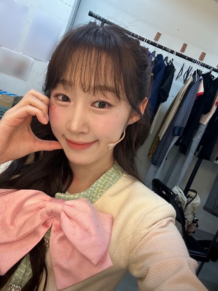 우주소녀 수빈, 뮤지컬 '번 더 위치' 첫공 성료…"새로운 도전 즐거움 …
