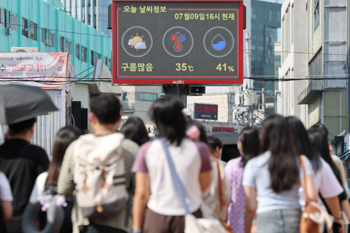 누적 온열질환자 1000명 돌파…'최악의 폭염' 2018년보다 12일 빨라