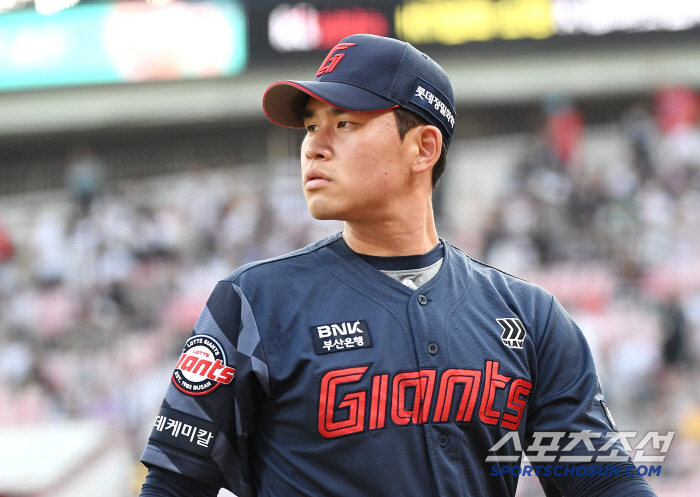 26일만의 1군 복귀 → 8회 동점포 → 하루만에 2군행! 김진욱 향한 사령탑의 진심 
