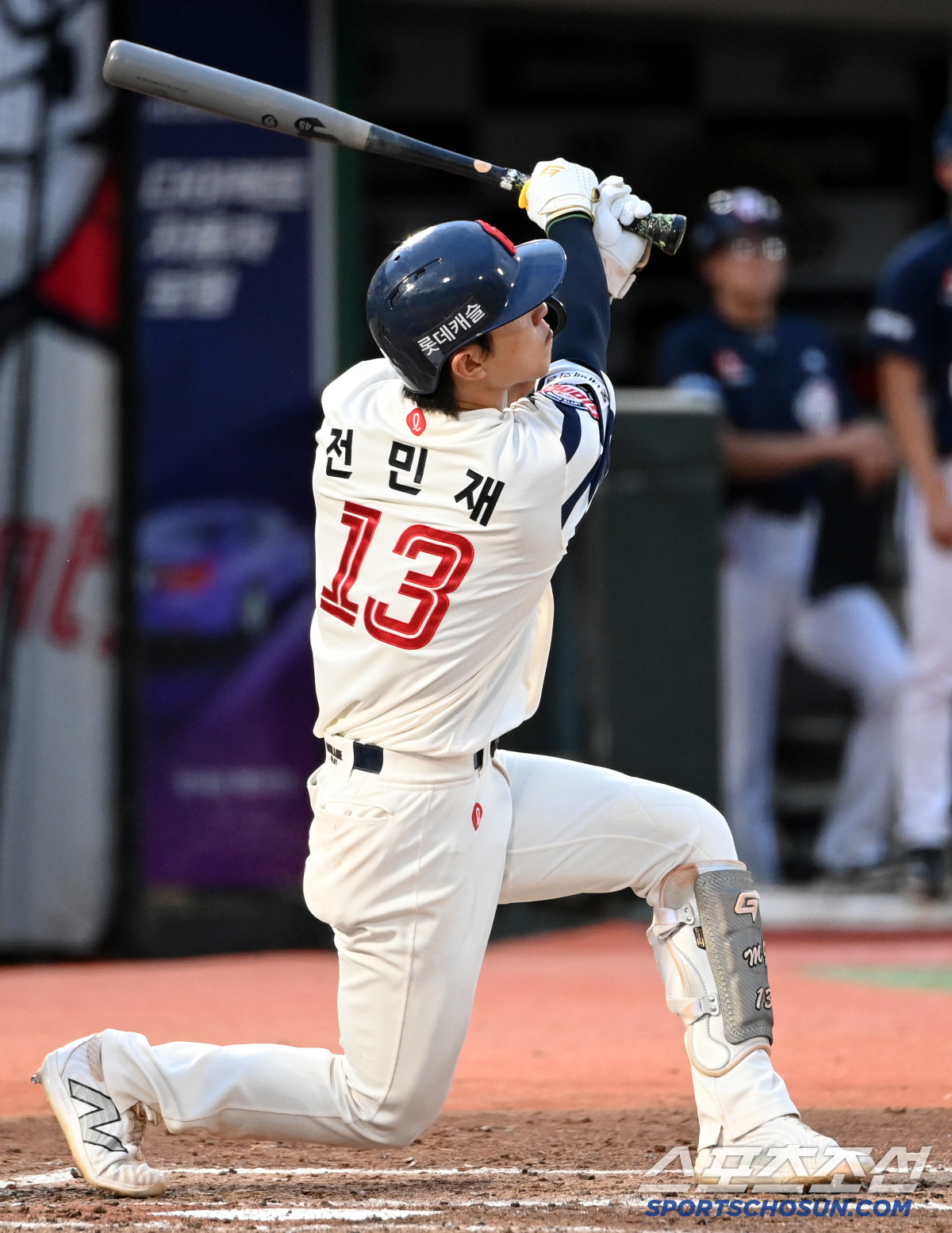 [포토] 전민재, 리드 가져오는 희생플라이