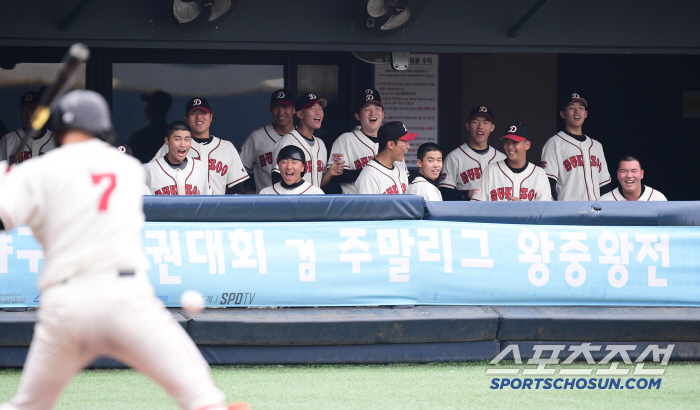 '볼넷-안타-볼넷-사구-안타-사구-안타-안타' 5회 7득점 폭발…덕수고,…